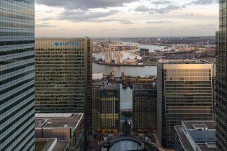 Das herausgebende Institut der Barclaycard Visa ist die britische Barclays Bank PLC