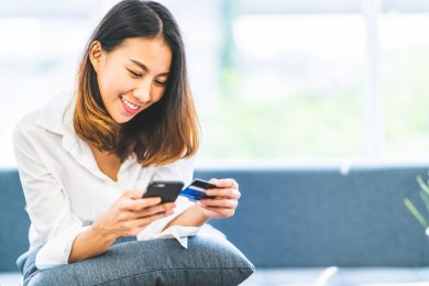 Mit der ICS Visa World Card flexibel zahlen - im Ausland oder Zuhause
