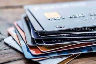 Es gibt verschiedene Kreditkartenarten mit unterschiedlichen Abbuchungsformen