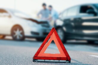 Die Mietwagen-Haftpflichtversicherung versichert Unfaelle und Schaeden an anderen Fahrzeugen und Personen