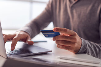 Bei Kreditkartenbetrug Sperr-Notruf wählen